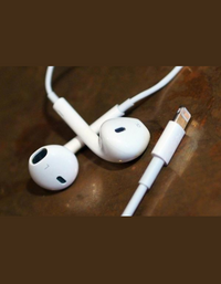 Apple Headset with Lightning Connector